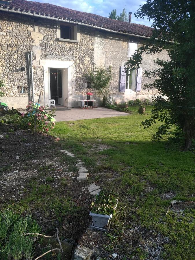 Maison de campagne à la ferme Pillac Extérieur photo