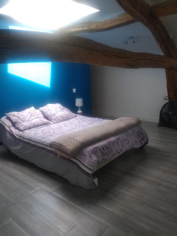 Maison de campagne à la ferme Pillac Extérieur photo
